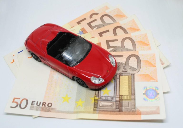 Visuele gids voor het kiezen van de beste autoverzekering met tips voor het besparen op premies